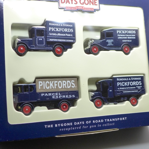 2035 - A Days Gone Lledo Pickfords set, a Lledo Showmans Collection GF1002 Helter Skelter set with certific... 