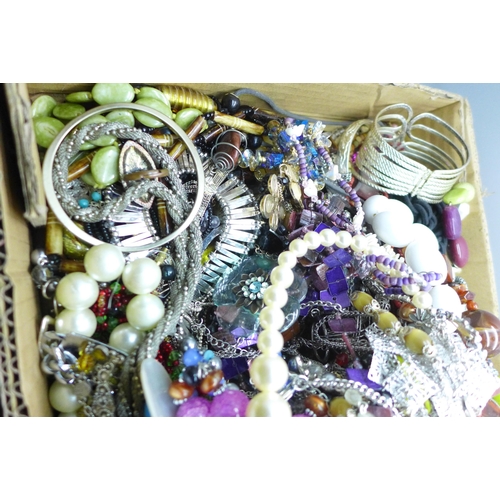 2043 - A large collection of costume jewellery