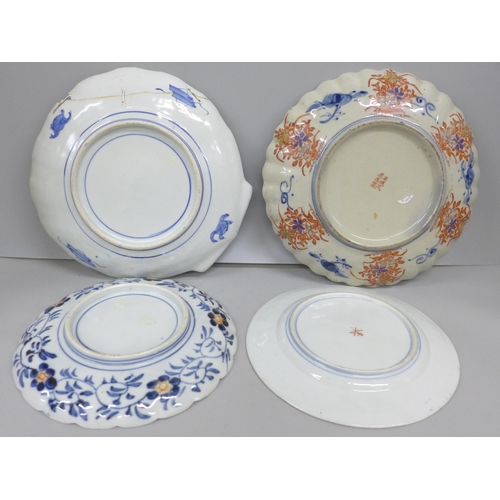 2052 - Four Imari plates including one shell shaped, a/f