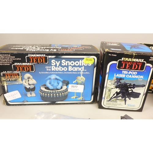 2077 - Four Star Wars figures/toys, MTV-7, Tri-Pod Laser Cannon, AST-5 and Sy Snootles and the Rebo Band, b... 