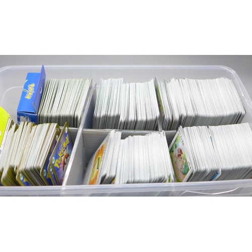 2079 - A large collection of over 1,000 Japanese Pokémon cards, some Halos and two Start Decks