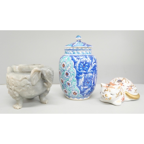 2086 - A collection of oriental vases and pots, includes a pair of turquoise glazed ‘warty’ frogs/toads, Ch... 