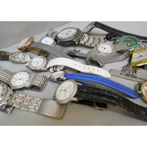 2099 - A collection of wristwatches