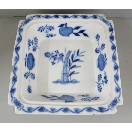 2144 - A collection of Chinese and English pottery includes two John and WM Ridgway plate C1820, a Wedgwood... 