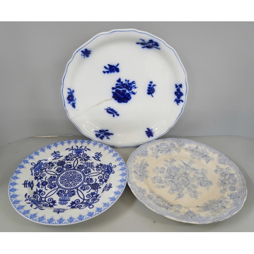 2144 - A collection of Chinese and English pottery includes two John and WM Ridgway plate C1820, a Wedgwood... 