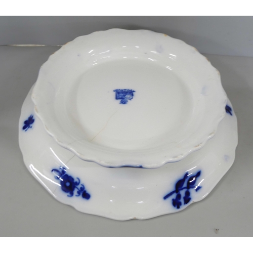 2144 - A collection of Chinese and English pottery includes two John and WM Ridgway plate C1820, a Wedgwood... 