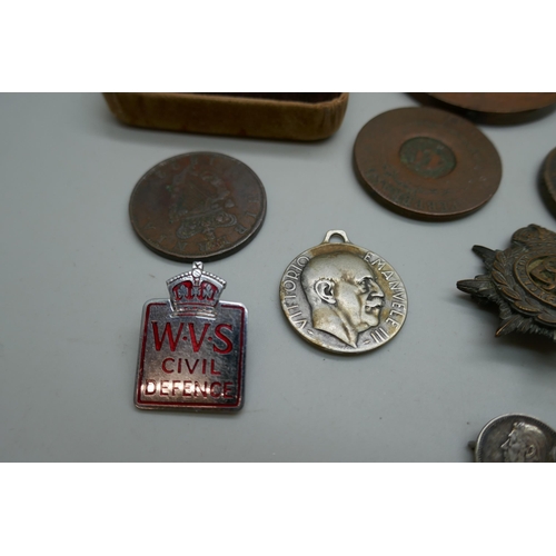 2164 - A 925 silver gilt medallion, 25.7g, a Robert Stephenson bronze medallion, a/f, other medallions, a 1... 