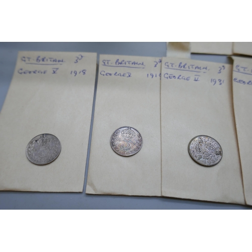 2169 - A colelction of coins, including commemorative crowns