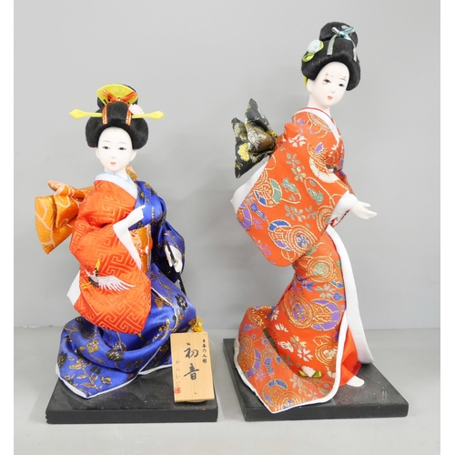 2214 - Two Japanese dolls and five craft panels