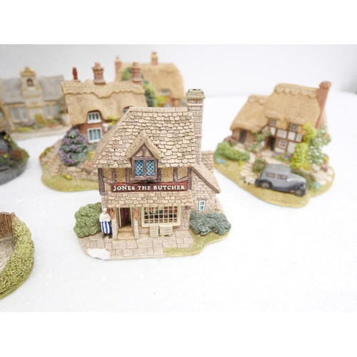 2241 - A large collection of Lilliput Lane houses (31 houses) and two Chris Holt model houses, together wit... 