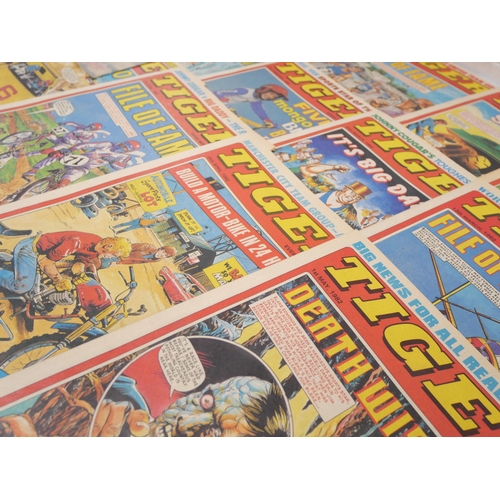 2258 - A box of Tiger, Tier and Speed comics, approximately 100, 1980s and approximately 100 Beezer comics,... 