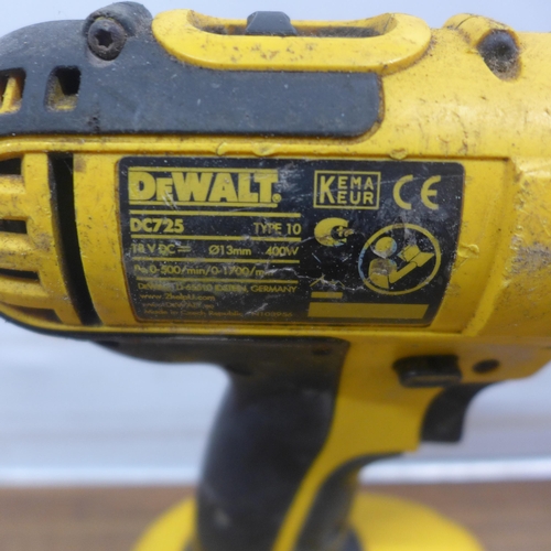 5009 - A quantity of Dewalt power tools including a DW919 flash light, two Dewalt DC725 cordless  drills an... 