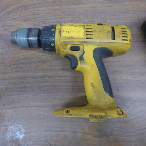 5009 - A quantity of Dewalt power tools including a DW919 flash light, two Dewalt DC725 cordless  drills an... 