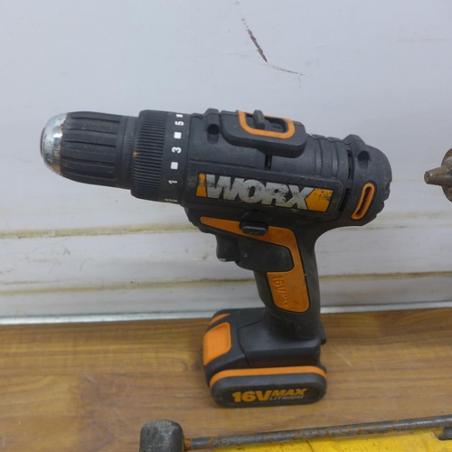 5011 - A quantity of power tools including a Dewalt DCH253, 18V cordless hammer drill with battery, an Erba... 