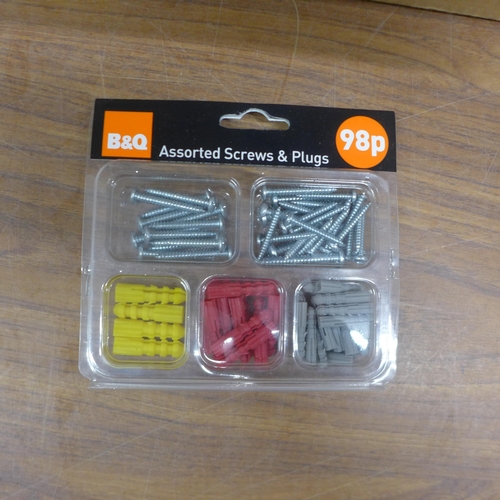 5015 - 20 packs of wall plugs and screws