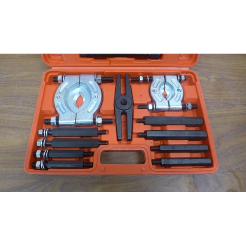 5016 - A heavy duty bearing puller set