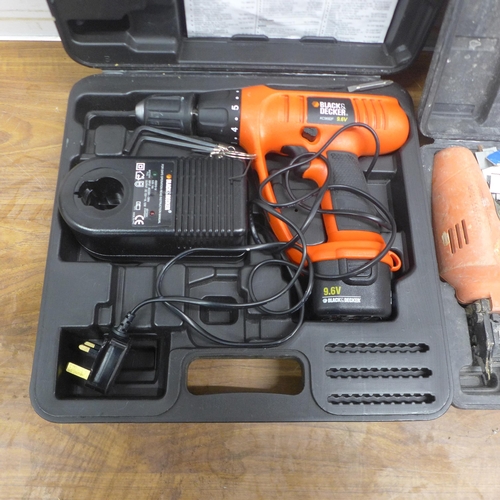 5040 - A Tacwise 240V nail gun and a Black and Decker KC9682F, 9.6V drill in case