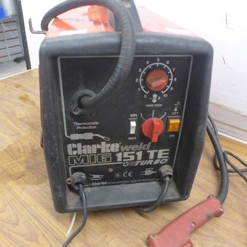 5046 - A Clarke Weld MIG 151 TE Turbo mig welding machine