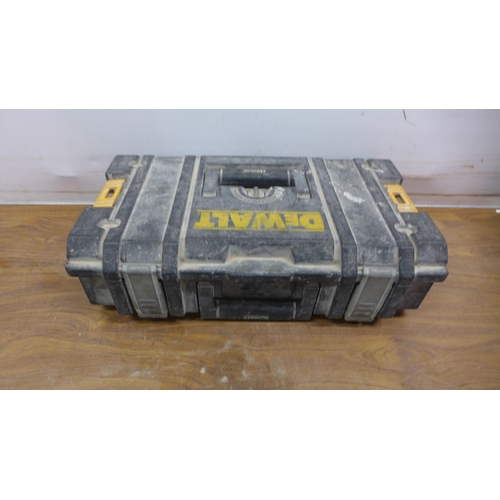 5063A - A Dewalt tool box and two Stanley organisers