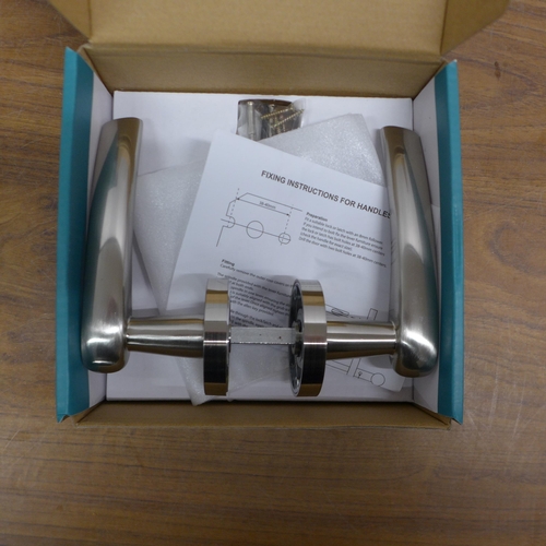 5068 - 6 Access hardware door handles, boxed