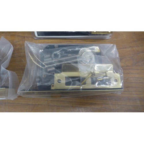 5070 - 2 sets of Jenson handles with mortice locks and keys