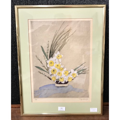 391 - Elyse Ashe Lord, still life of daffodils, signed limited edition etching, no.18/75, framed