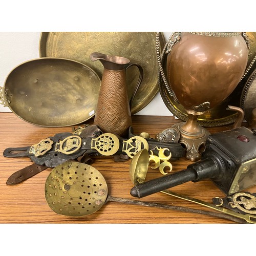 337 - Assorted metalware including brass, copper, carriage lamp, etc.