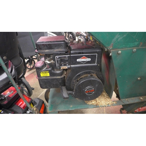 5163 - A Kemp R23H petrol driven chipper/shredder with 4HP Briggs and Stratton engine