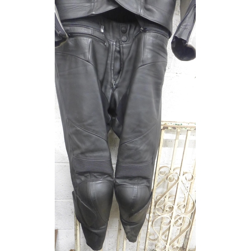 5204 - A BMW Motorrad size 48 motorcycle suit