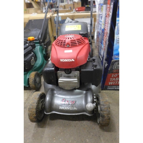 5219 - A Honda IZY petrol driven lawnmower with a Honda GCV160 ACS Easy Start engine and collection box  *P... 