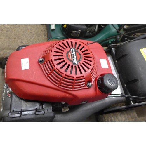 5219 - A Honda IZY petrol driven lawnmower with a Honda GCV160 ACS Easy Start engine and collection box  *P... 