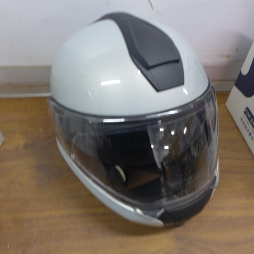 5084 - 3 motorcycle helmets including BMW (size 58/59) XR Patriot (size 57/58) and Stealth helmets carbon f... 