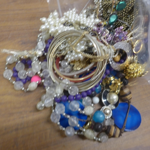 5094 - 3 bags of assorted costume jewellery