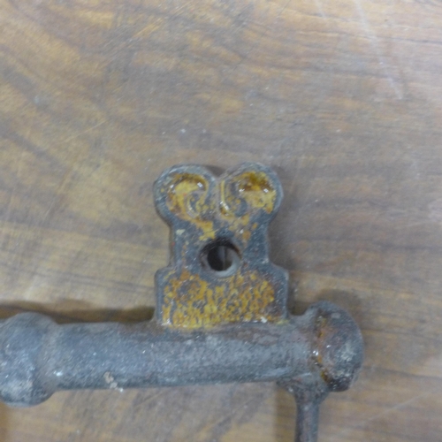 5102 - A cast metal key design coat hook