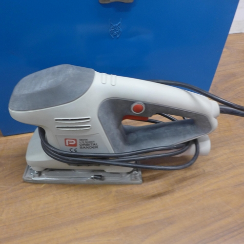 5106 - A quantity of power tools including a Black and Decker KS633E, 400W, 240V jigsaw with spare blades, ... 