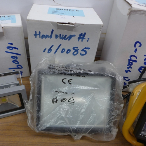 5356 - Four boxed sample halogen lights* This lot is subject to VAT