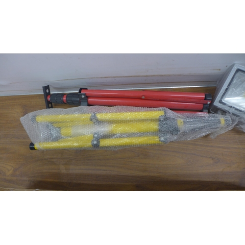 5364 - A boxed sample K1187Y 230v cob work light with tripod* This lot is subject to VAT