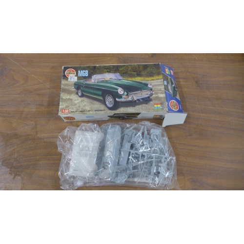 5328 - A large quantity of assorted model kits including a Revell 1:24 London bus, an Airfix 1:32 MGB, an A... 