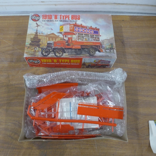 5328 - A large quantity of assorted model kits including a Revell 1:24 London bus, an Airfix 1:32 MGB, an A... 