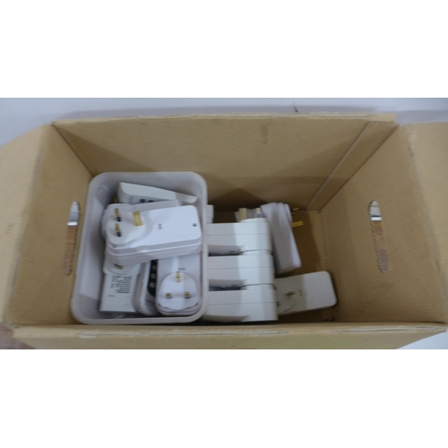 5329 - A quantity of Wi-Fi extenders and remote controlled sockets