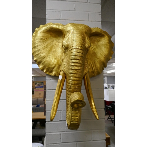 3245 - A large bust of an elephant