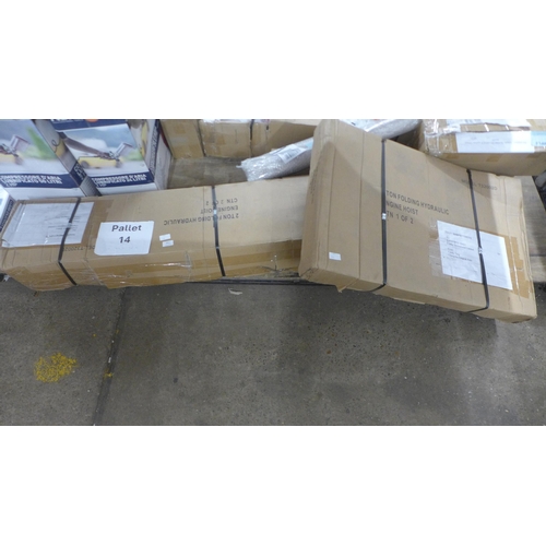 5410 - A boxed sample 2 tonne folding hydraulic engine hoist* This lot is subject to VAT