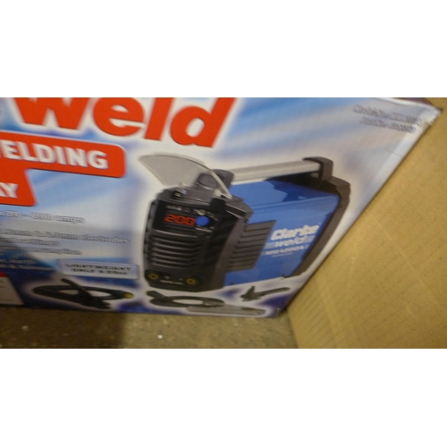 5261A - A boxed Clarke Weld MMA200A 200amp MMA inverter welder with digital display  * This lot is subject t... 