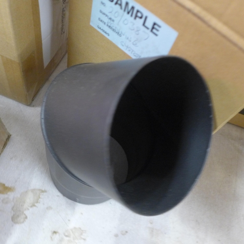 5417 - A boxed sample 125MM X135 bend N/D 1.00mm vitreous flue* This lot is subject to VAT