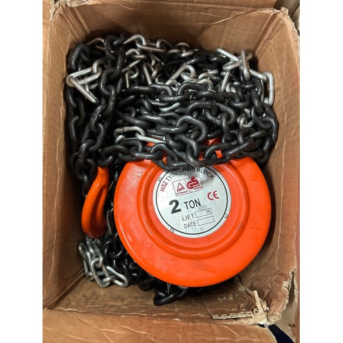 5414 - A boxed sample 2 tonne capacity HSZ type chain block* This lot is subject to VAT