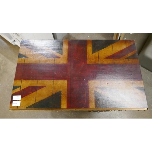 3016 - A Union Jack patterned 12 drawer chest