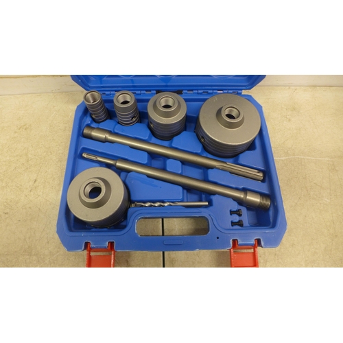 5002 - A masonry carbide tipped hole saw set from 25mm diameter to 100mm diameter