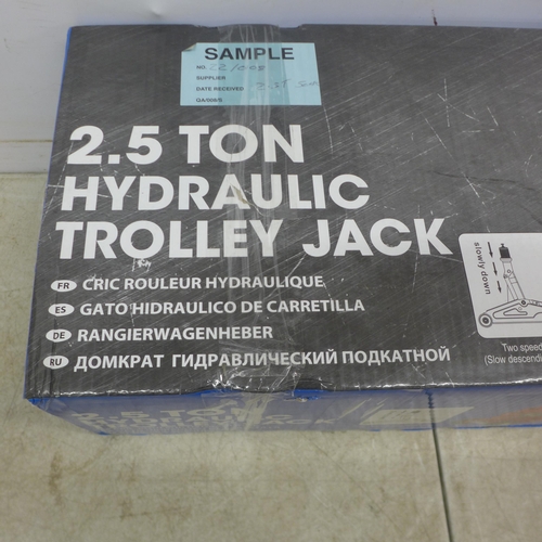 5016 - *VAT* A boxed sample 2.5 tonne hydraulic trolley jack