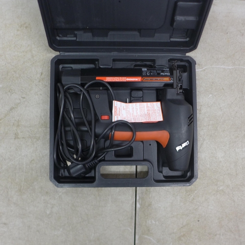 5045 - *VAT* A cased sample 240v Clarke CESNG2 electric stapler and nail gun