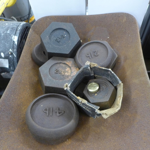 5050 - A set of Pearson Bros vintage weighing scales and a quantity of cast iron imperial and metric weight... 